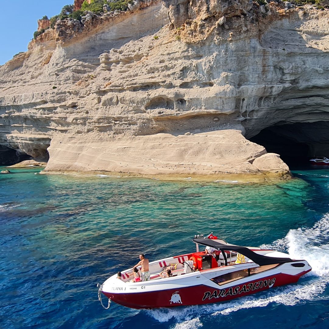Discover the Secrets to an Unforgettable Boat Rental in Cabo San Lucas